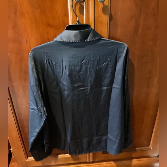 NWT H @ M Classic Button-Down Shirt in Deep Navy Size Medium - Picture 3 of 6